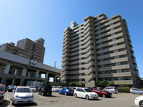 現地外観写真　１番館２番館の二棟が並ぶ現地です