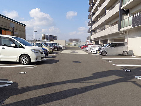 駐車場　駐車場