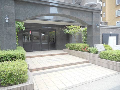 エントランス 綺麗なエントランスアプローチです。