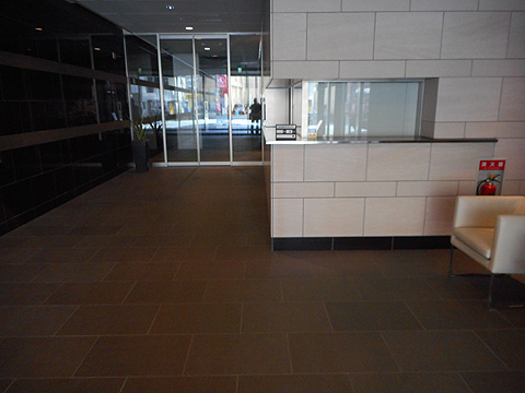 ロビー 管理人室とロビー