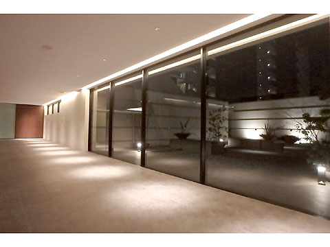 ロビー　ロビー(夜間)