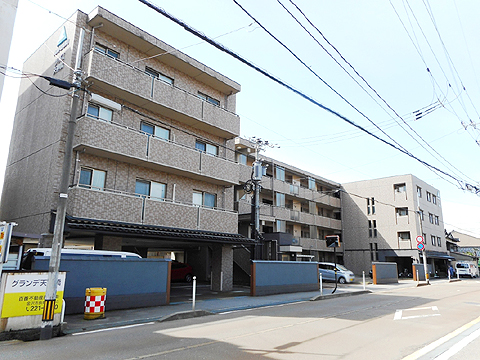 現地外観写真　外観北東側