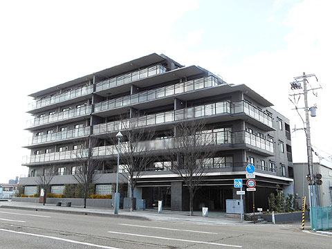 現地外観写真　東側外観写真