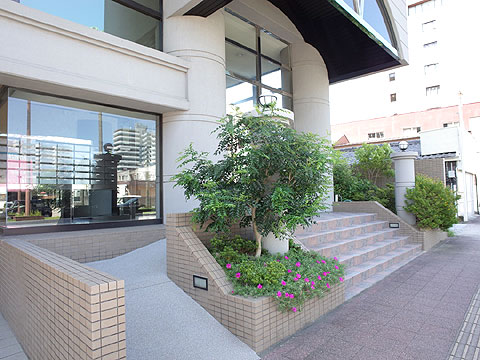 エントランス エントランス前