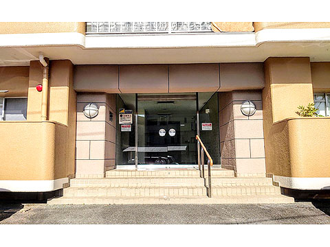 現地外観写真 正面玄関