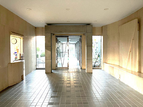 エントランス　エントランス