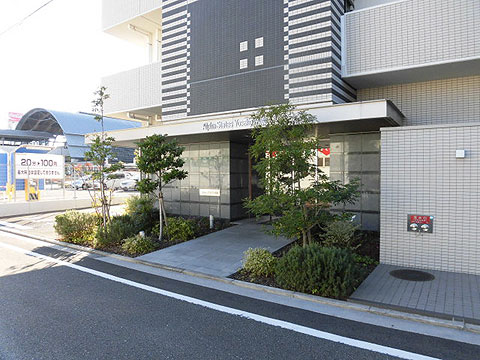 エントランス　エントランス