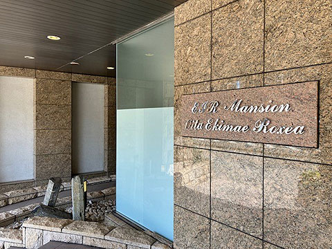 エントランス　エントランス左