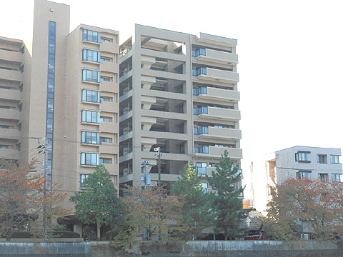 現地外観写真 マンション外観写真