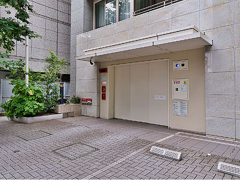 駐車場 61台の屋内機械式駐車場。(有償・空き状況はお問い合