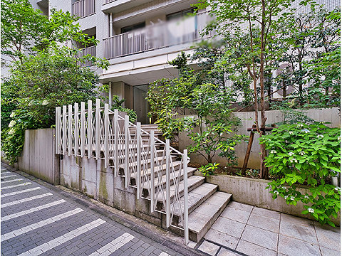 エントランス 北側のステーションエントランスです。