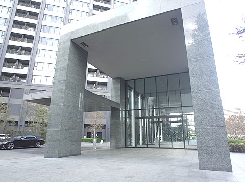 現地外観写真　エントランス