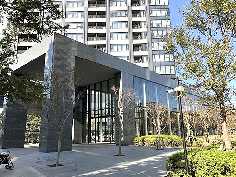 現地外観写真　エントランス