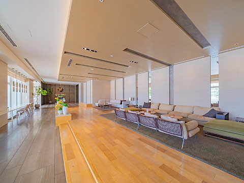 ロビー　ガーデンビューラウンジ（2階）