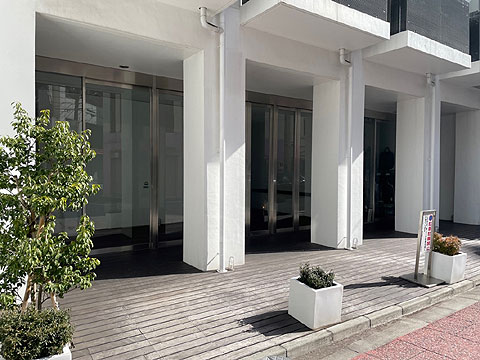 現地外観写真 エントランス外観