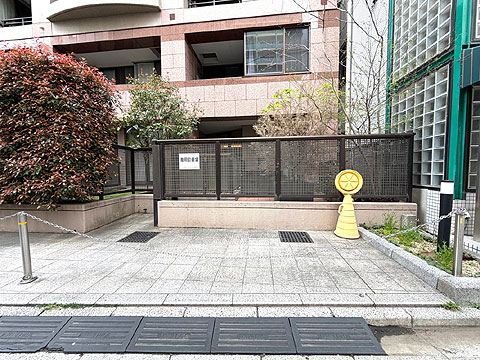 駐車場　駐車場（2台空き有　月額30000円）