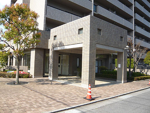 現地外観写真 建物入口