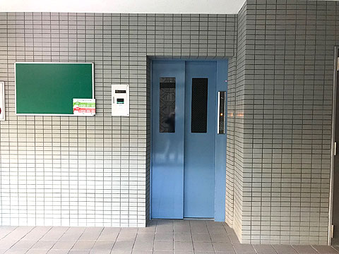 エントランス　エレベーター.
