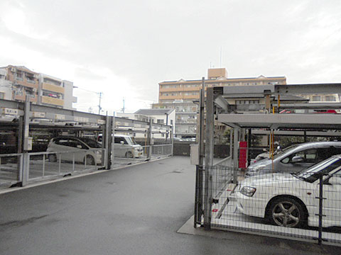 駐車場　敷地内駐車場