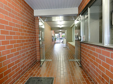 エントランス　風除室