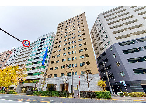 現地外観写真　総戸数６４戸