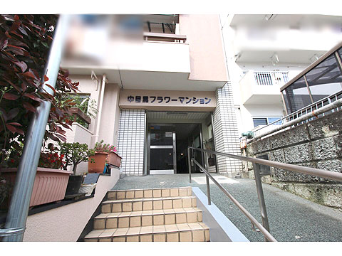 現地外観写真　エントランス