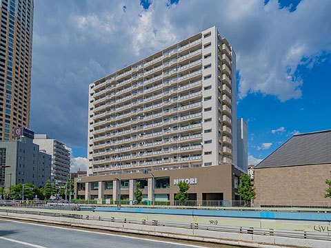 現地外観写真 外観 総戸数104戸の大規模マンション