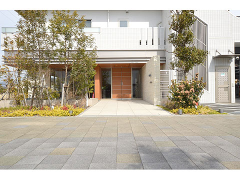 エントランス エントランス 南側より撮影