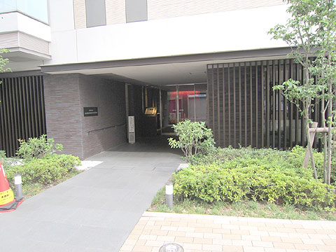 エントランス　アトラス駒沢大学エントランス