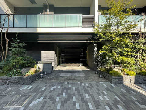 現地外観写真 エントランス外観