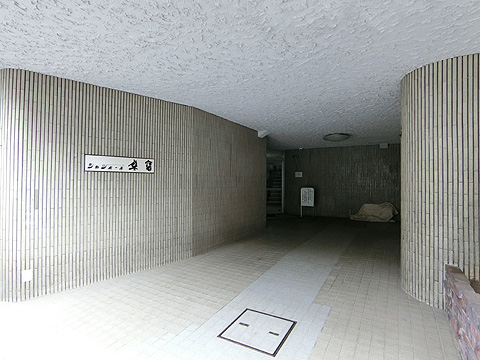 エントランス　正面エントランスです。