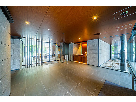 エントランス 西エントランス:受付です。