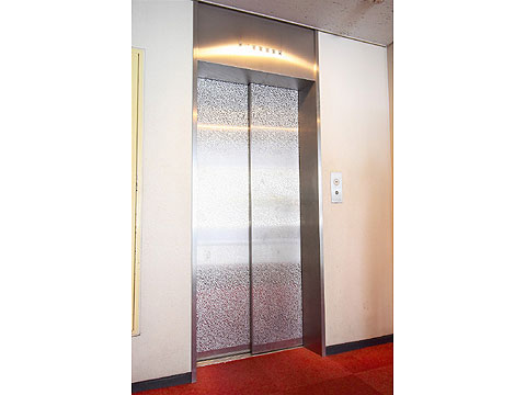 その他共用部 9人乗りエレベーター