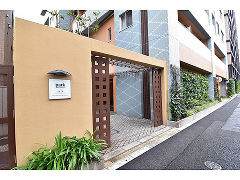 現地外観写真　エントランス外観　