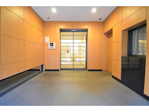 エントランス　ＴＶモニター付きオートロックのエントランス