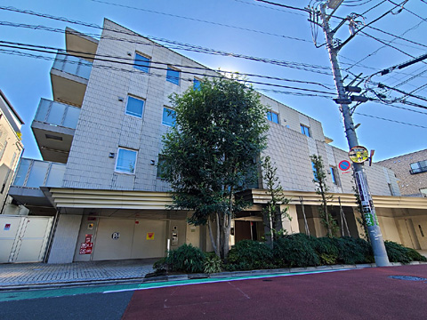 現地外観写真　エントランス側より撮影