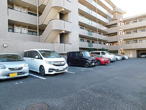 その他共用部　敷地内駐車場
