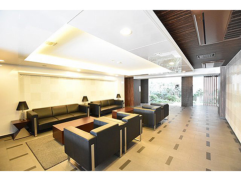 ロビー　エントランスを抜けると、ホテルのようなロビーが広がり