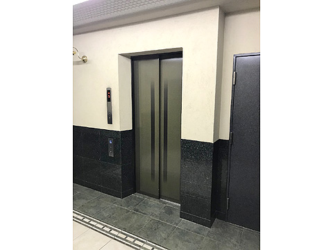 エントランス エレベータ