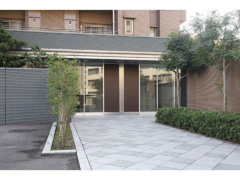 現地外観写真　サーパス皆実町ネオスタイル東館8