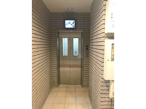 エントランス エレベータ