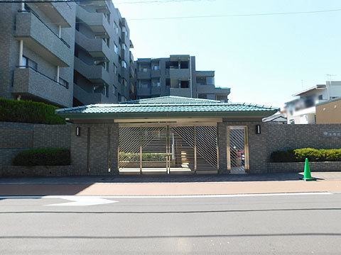 現地外観写真　エントランス