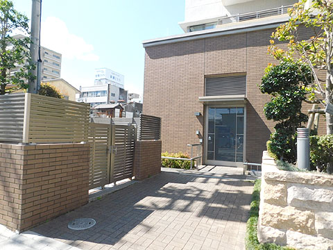 その他共用部 自転車置き場入口