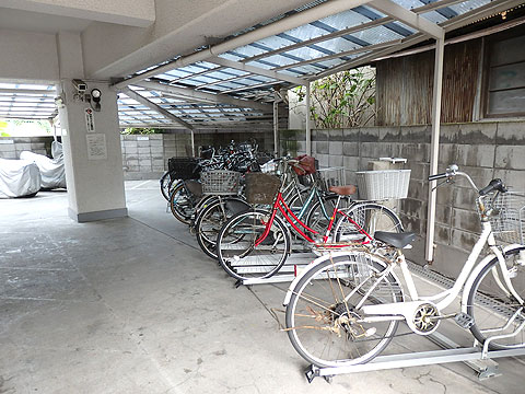 その他共用部 整理整頓された敷地内駐輪場