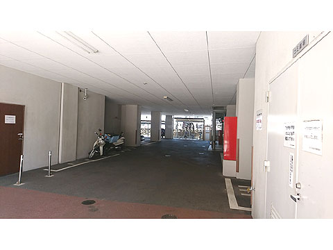 駐車場　駐車場