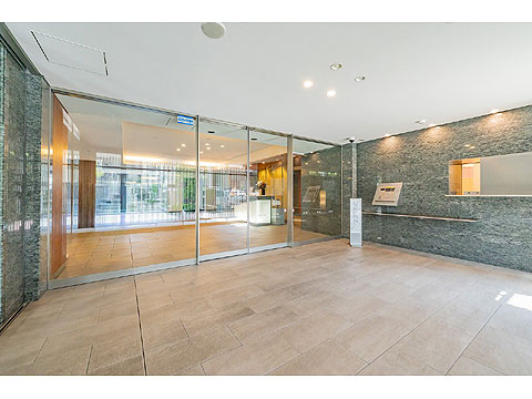 ロビー　風除室