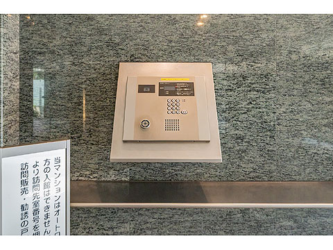 ロビー　オートロック