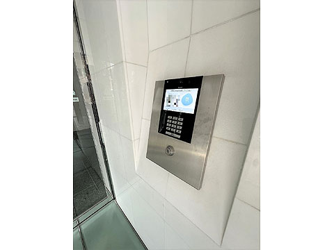 エントランス　TVモニター付インターホン