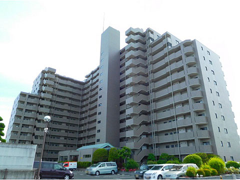 現地外観写真 総戸数181戸のマンションです