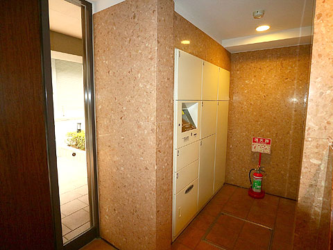 エントランス 不在時の荷物の受け取りに重宝する宅配ボックス